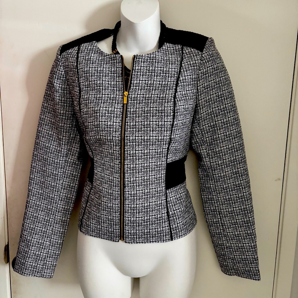 CALVIN KLEIN BLACK AND WHITE ZIPPERED WOMEN BLAZER SIZE 6 petite brand new